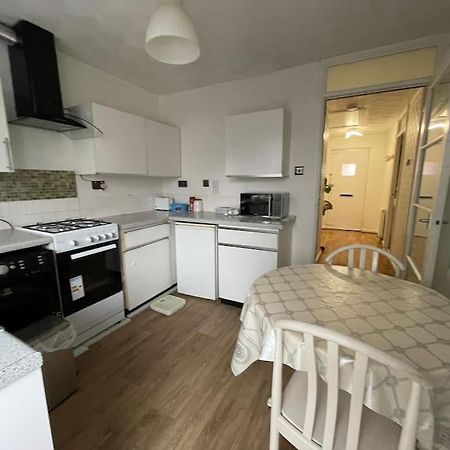 Spacious Bungalow In London, Near Central London, The Excel Centre And The O2, Ideal For Families Dış mekan fotoğraf