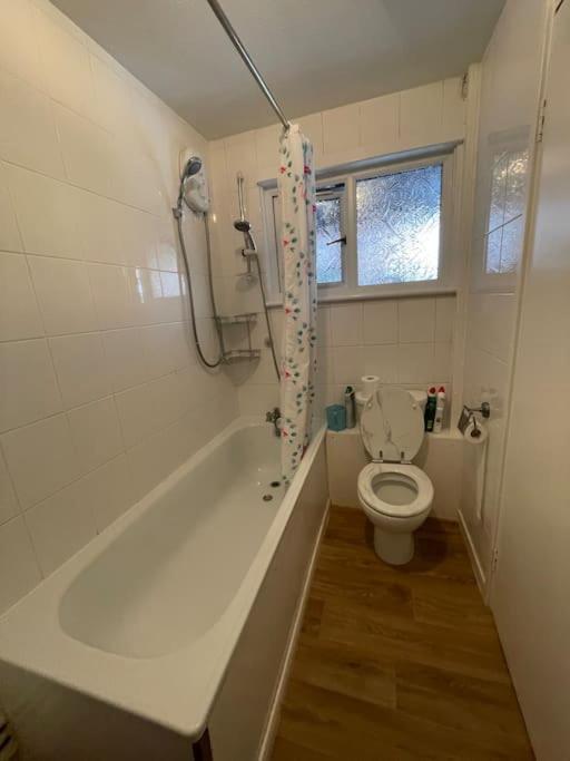 Spacious Bungalow In London, Near Central London, The Excel Centre And The O2, Ideal For Families Dış mekan fotoğraf