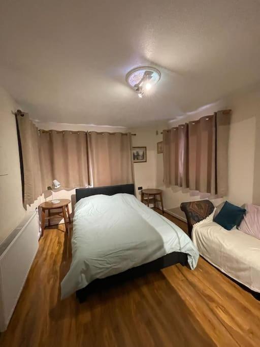 Spacious Bungalow In London, Near Central London, The Excel Centre And The O2, Ideal For Families Dış mekan fotoğraf